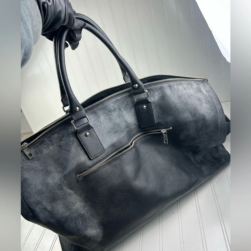 Hook + Albert Black Leather Weekender Garment Bag Unisex $590
